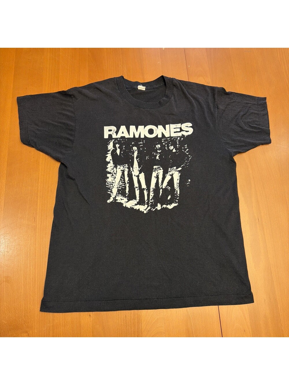 Vintage 1980s RAMONES T-SHIRT Punk 70s Sex Pistols Tour Concert Large RARE *